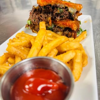 GRILLED CHEESE BIRRIA